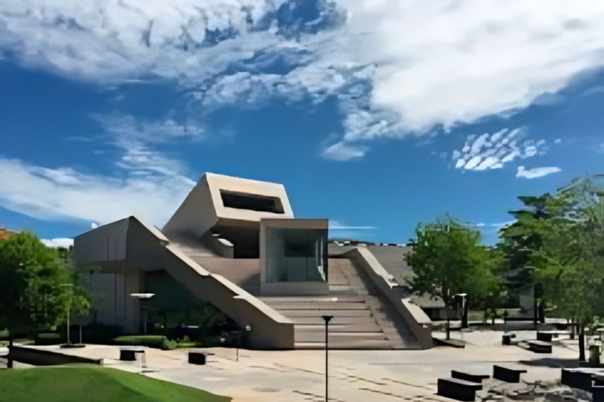 Modern university campus in India representing international institutions offering global degree programmes 