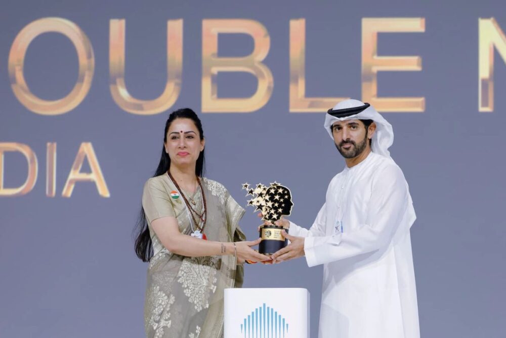 Rouble Nagi receiving Global Teacher Prize 2026 at World Government Summit from Sheikh Hamdan bin Mohammed