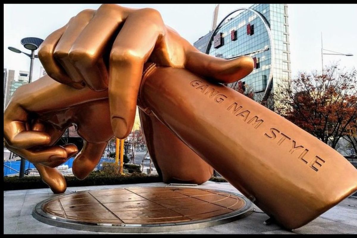 The famous Gangnam Style sculpture - modern Seoul at its most playful