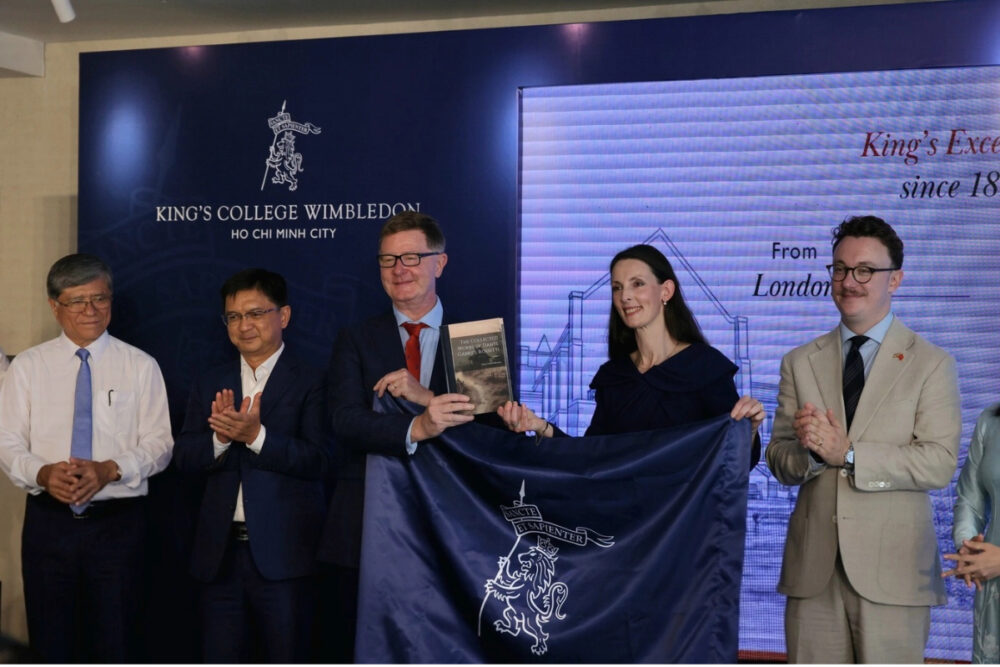 (From L) HCMC's Department of Education Director Nguyen Van Hieu, HCMC's Vice Chairman Nguyen Manh Cuong, founding head of King’s College Wimbledon HCMC Kieran McLaughlin, head of King's College School Wimbledo Anne Cotton, and British Deputy Consul General in HCMC William Lawrenson at an event to launch King’s College Wimbledon Ho Chi Minh City campus, May 9, 2026. Photo by VnExpress/Minh Nga